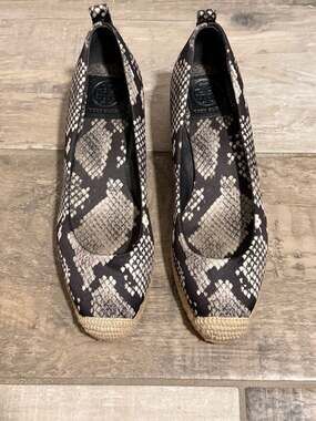 Tory Burch Heather Wedge Espadrille in Printed Satin Roccia Snake Print